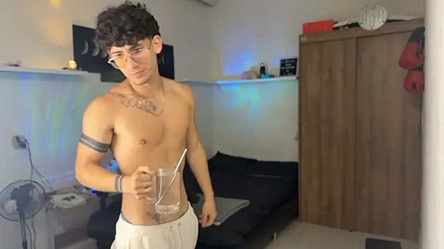 Snapshot of Kisan_Smith chatting on February 2026 03:24:01 AM Kisan Smith online show from February 2026 03:24:01 AM