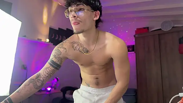 Kisan Smith online show from April 2026 03:23:01 AM