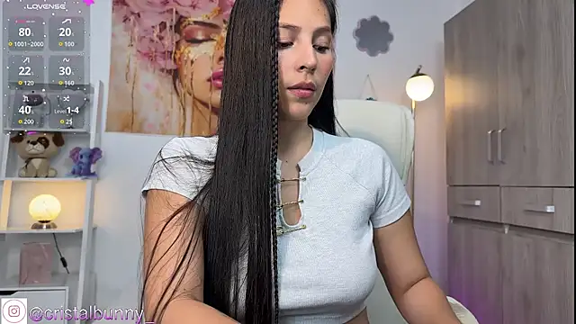 Snapshot of cristal_bunny_ chatting on November 2025 02:32:01 AM cristal bunny online show from November 2025 02:32:01 AM