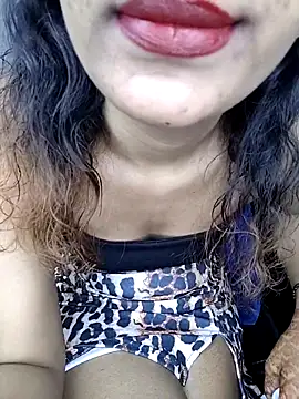 Snapshot of Leeeezzzz_roy chatting on October 2025 06:17:02 PM Leeeezzzz roy online show from October 2025 06:17:02 PM