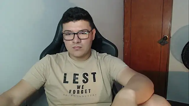 Plug Control online show from December 2025 06:58:02 PM