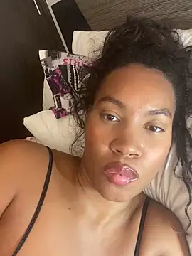 Snapshot of Carolinarossees chatting on September 2025 08:58:01 PM Carolinarossees online show from September 2025 08:58:01 PM