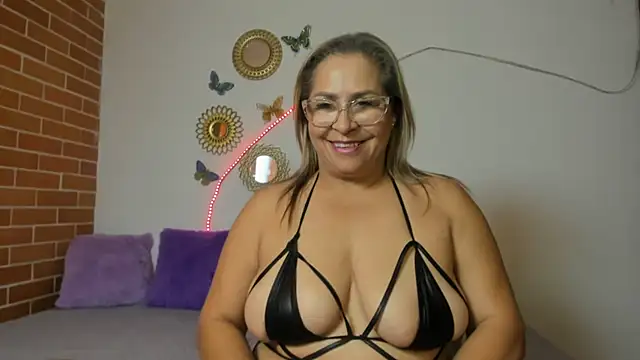 Snapshot of maja_hills chatting on January 2025 08:21:02 PM maja hills online show from January 2025 08:21:02 PM