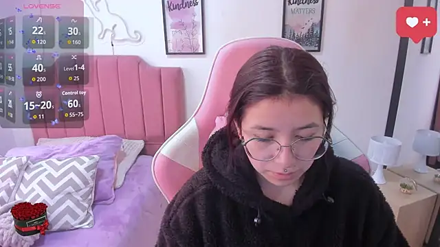 Amy joones online show from December 2025 12:24:02 PM