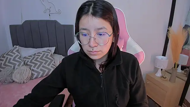 Amy joones online show from April 2026 11:25:01 AM