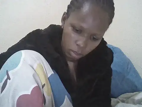 Snapshot of CharlotteDee chatting on October 2025 06:23:01 AM CharlotteDee online show from October 2025 06:23:01 AM
