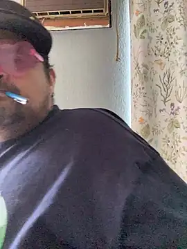 Miguel16i online show from March 2025 06:18:01 PM