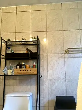 Miguel16i online show from September 2025 05:04:01 PM