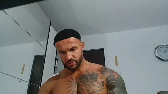 Magnificmuscles89 online show from May 2026 10:51:01 PM
