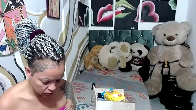 manzanahot9 online show from October 2025 10:50:01 AM