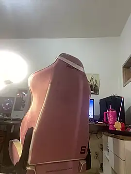 Snapshot of couple_shy chatting on January 2026 04:47:01 AM couple shy online show from January 2026 04:47:01 AM