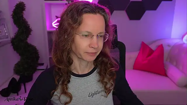 AnnikaRose online show from February 2026 12:30:01 PM