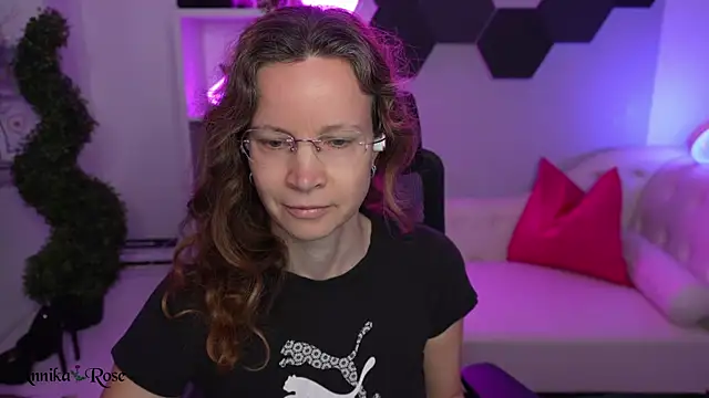 AnnikaRose online show from February 2026 06:40:01 AM