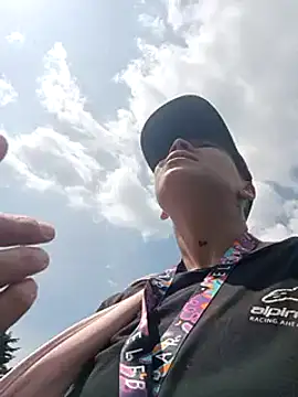 Snapshot of Rob_and_lizzy chatting on January 2025 06:38:02 PM Rob and lizzy online show from January 2025 06:38:02 PM