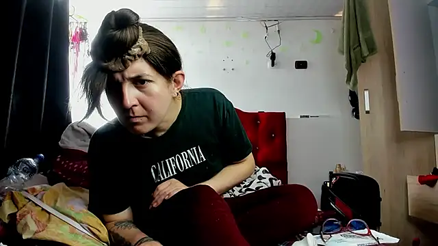 Sweet-Suck69 online show from March 2025 04:59:02 PM