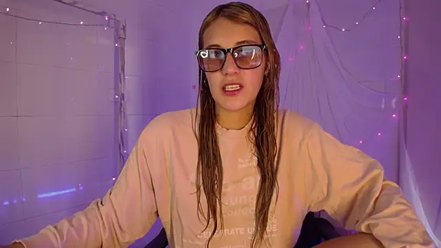 Giia paiige18 online show from November 2025 01:33:02 PM