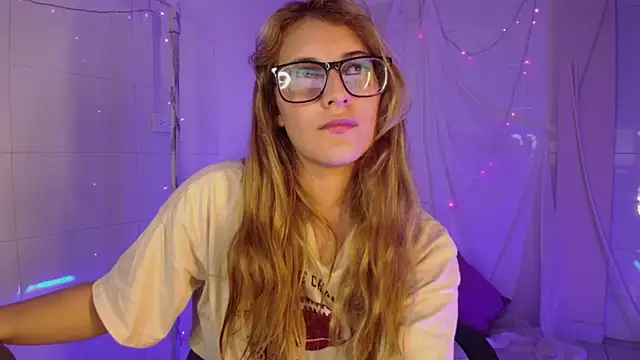 Giia paiige18 online show from January 2026 12:03:01 AM