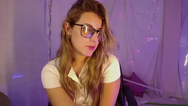 Giia paiige18 online show from February 2026 01:17:01 AM