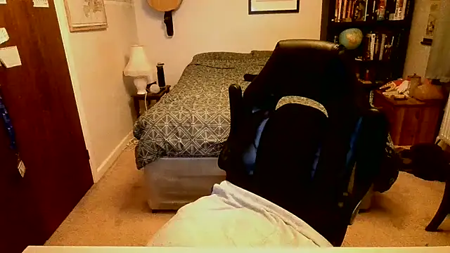 Snapshot of Hairy_Guy30 chatting on February 2025 08:21:01 PM Hairy Guy30 online show from February 2025 08:21:01 PM