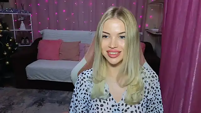 EmmyMills online show from December 2024 06:44:01 PM