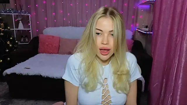 EmmyMills online show from December 2024 09:19:02 PM