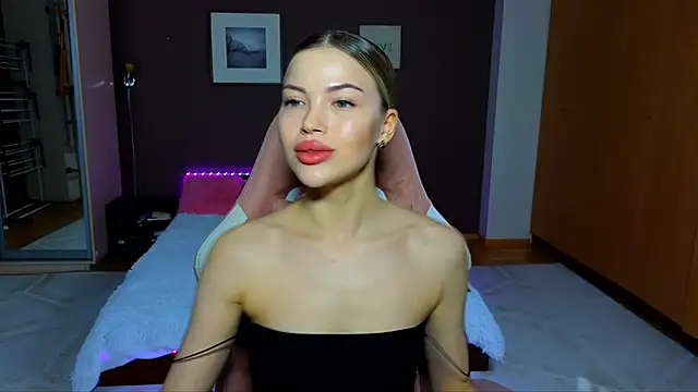 EmmyMills online show from February 2025 10:20:02 PM