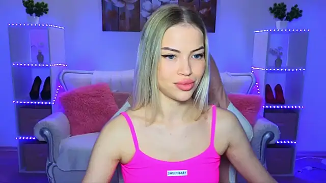 EmmyMills online show from October 2025 09:15:01 PM