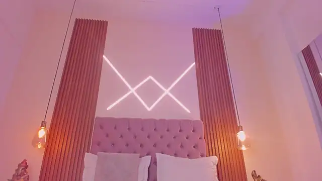 Sophia turneer online show from April 2026 08:00:02 AM