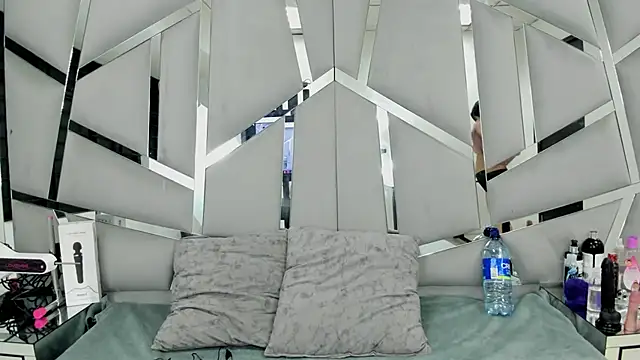 Catherinee69 x online show from February 2025 04:12:01 AM