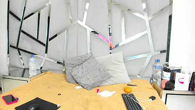 Catherinee69 x online show from October 2025 03:23:02 AM