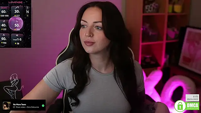 Billiexxox online show from November 2025 01:53:02 PM