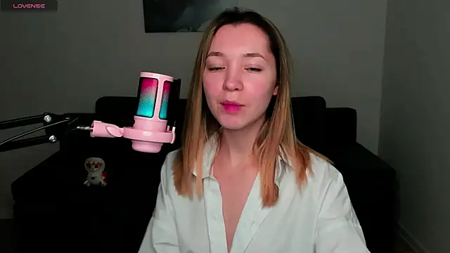 MiaThaine online show from January 2025 01:03:01 AM