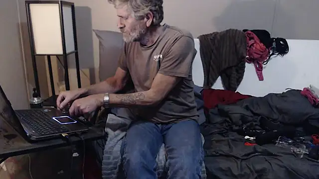 Snapshot of BurgawSub chatting on November 2025 11:51:01 PM BurgawSub online show from November 2025 11:51:01 PM