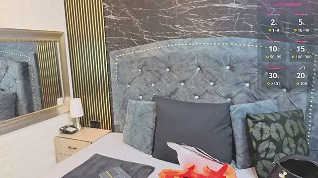 charlotte  G online show from April 2026 11:15:02 AM