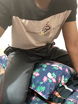 Zeuhorny online show from March 2025 08:04:01 PM