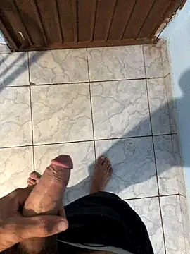 Snapshot of vintin21cm chatting on October 2025 02:43:02 AM vintin21cm online show from October 2025 02:43:02 AM