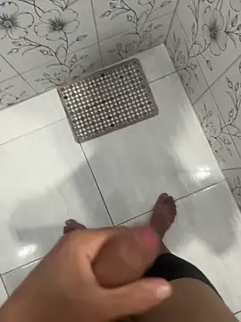 Snapshot of vintin21cm chatting on November 2025 11:38:02 AM vintin21cm online show from November 2025 11:38:02 AM