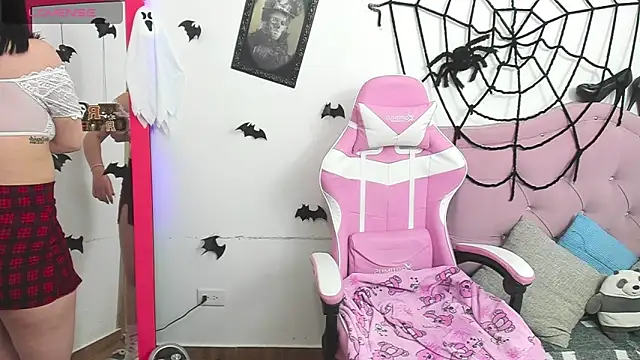 Katalina novoa online show from November 2025 02:46:02 AM