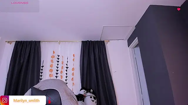 MarilynSmIith online show from October 2025 11:44:02 AM