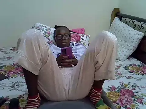 Sweet Bear online show from October 2025 05:25:01 PM