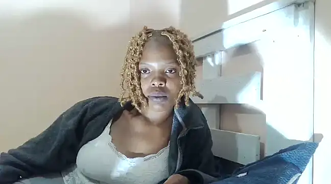 Snapshot of tropicalesen chatting on January 2025 06:15:01 PM tropicalesen online show from January 2025 06:15:01 PM