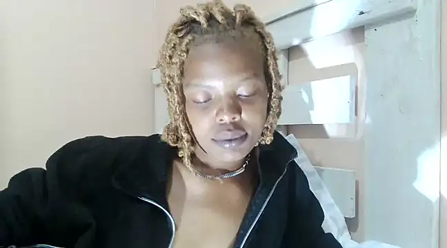 Snapshot of tropicalesen chatting on January 2025 03:17:01 AM tropicalesen online show from January 2025 03:17:01 AM