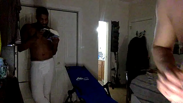 Snapshot of TheOnlyTwinTowers chatting on March 2025 07:19:01 AM TheOnlyTwinTowers online show from March 2025 07:19:01 AM