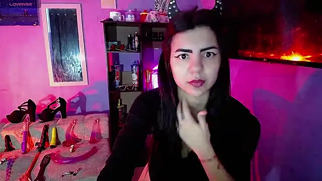 IsisRouse online show from November 2025 03:45:02 PM