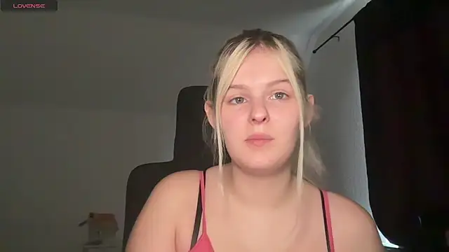 Snapshot of Allylove03 chatting on September 2025 11:48:01 AM Allylove03 online show from September 2025 11:48:01 AM