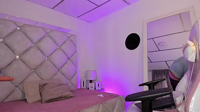 alessiaferry online show from April 2026 05:13:02 PM