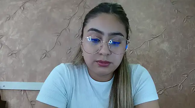 Miabonnett  online show from March 2025 09:21:01 PM