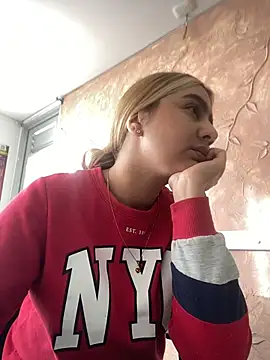 Miabonnett  online show from November 2025 12:05:02 PM