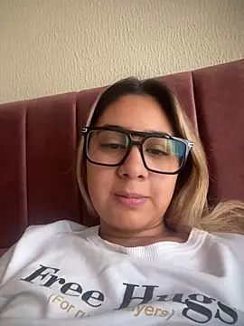 Snapshot of Miabonnett_ chatting on March 2026 12:00:01 PM Miabonnett online show from March 2026 12:00:01 PM