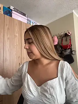 Miabonnett  online show from July 2026 02:34:01 PM